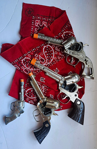 Vintage metal capgun - capgun, toys
