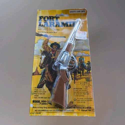 Vintage 1980 fort laramie - fort,